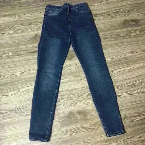 🔥Forever21 Dark Faded Denim Skinny Jeans - Picture 1 of 5